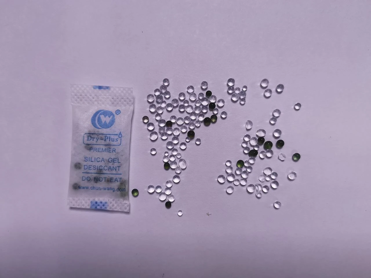 1g orange silica gel desiccant with beans